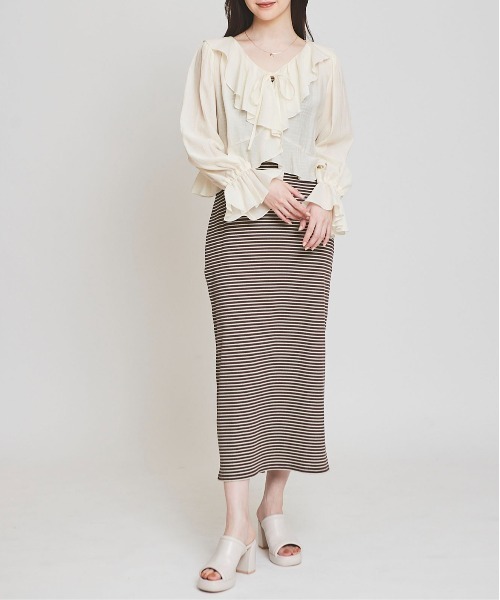 31 Sons de mode(トランテアン ソン ドゥ モード)の「フリルカーディガン(カーディガン/ボレロ・レディース・オフホワイト/ブラック/サックスブルー・36)」の11枚目の写真