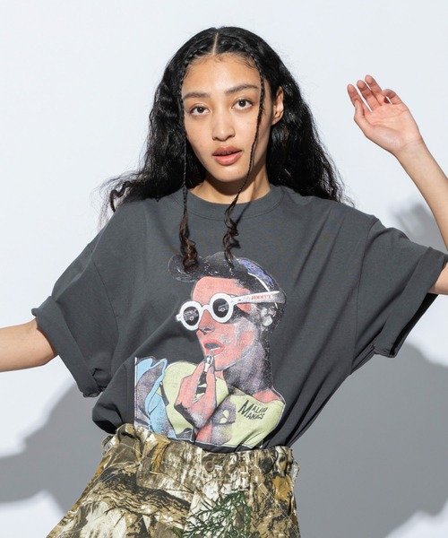 re_k by JUNRED(レクバイジュンレッド)の「【 JIMMY'Zコラボ 】re_k by JUNRED / Ladie on the cover Tee(Tシャツ/カットソー・メンズ・ホワイト/チャコールグレー/サックスブルー・L/M/S)」の15枚目の写真