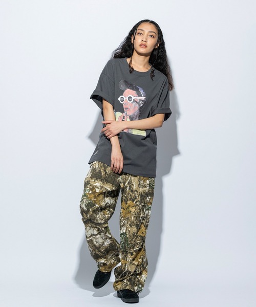 re_k by JUNRED(レクバイジュンレッド)の「【 JIMMY'Zコラボ 】re_k by JUNRED / Ladie on the cover Tee(Tシャツ/カットソー・メンズ・ホワイト/チャコールグレー/サックスブルー・L/M/S)」の21枚目の写真