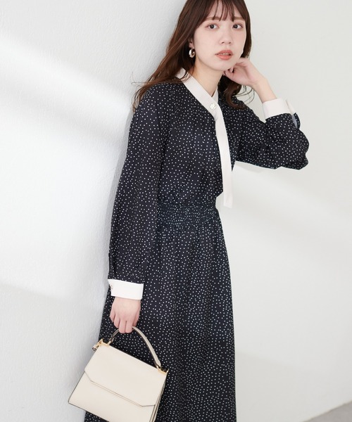 natural couture(ナチュラルクチュール)の「金釦アシメネックボータイワンピース(ワンピース・レディース・ネイビー/アイボリー/その他1/その他2/グレイッシュベージュ・FREE)」の5枚目の写真