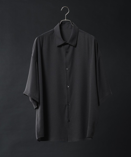KUUUPY(クーピー)の「【接触冷感機能付き】Grainy Basic Regular Collar Short-Sleeve Shirt - 杢調ベーシックレギュラーカラー半袖シャツ(シャツ/ブラウス・メンズ・ブルー/グレー/ダークグリーン/チャコールグレー・LARGE/SMALL/MEDIUM)」の10枚目の写真