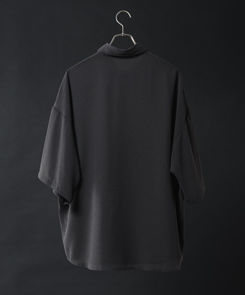 KUUUPY(クーピー)の「【接触冷感機能付き】Grainy Basic Regular Collar Short-Sleeve Shirt - 杢調ベーシックレギュラーカラー半袖シャツ(シャツ/ブラウス・メンズ・ブルー/グレー/ダークグリーン/チャコールグレー・LARGE/SMALL/MEDIUM)」の11枚目の写真