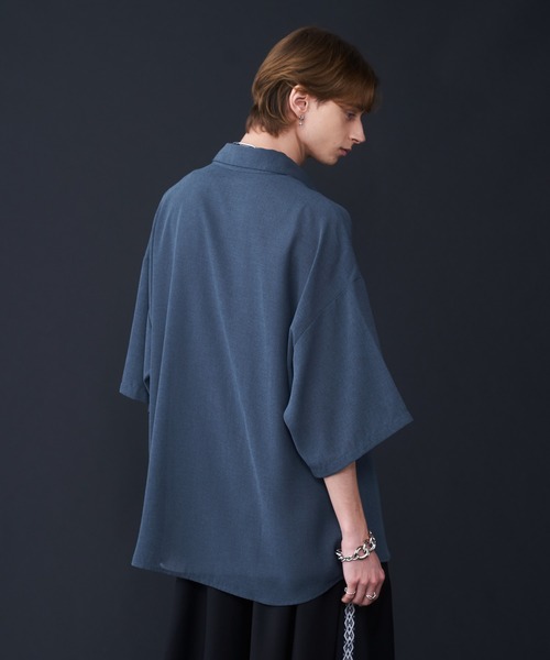 KUUUPY(クーピー)の「【接触冷感機能付き】Grainy Basic Regular Collar Short-Sleeve Shirt - 杢調ベーシックレギュラーカラー半袖シャツ(シャツ/ブラウス・メンズ・ブルー/グレー/ダークグリーン/チャコールグレー・LARGE/SMALL/MEDIUM)」の22枚目の写真