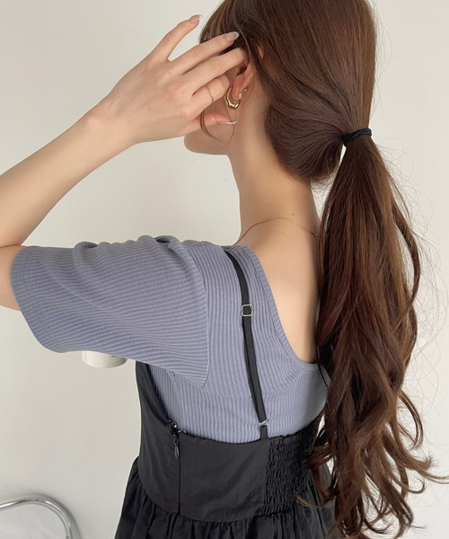 Ada.(エイダ)の「ディープUネック バックシャン リブ タイト トップス(Tシャツ/カットソー・レディース・ブルー/ベビーピンク/アイボリー/ブラック・FREE)」の13枚目の写真