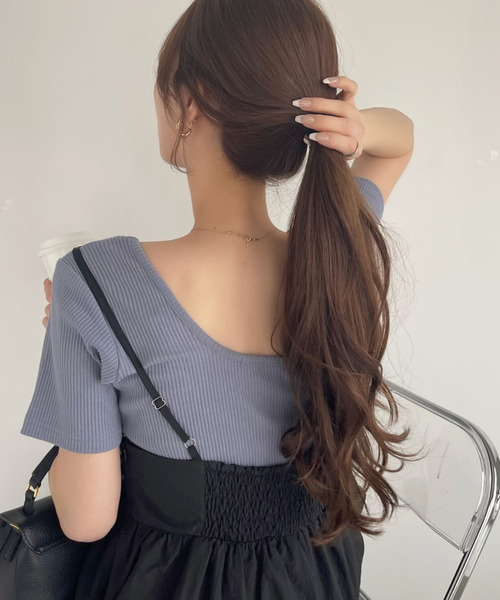Ada.(エイダ)の「ディープUネック バックシャン リブ タイト トップス(Tシャツ/カットソー・レディース・ブルー/ベビーピンク/アイボリー/ブラック・FREE)」の14枚目の写真