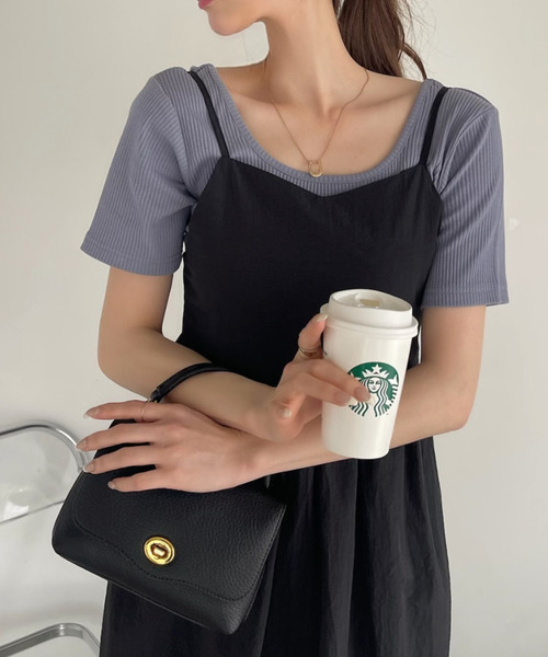 Ada.(エイダ)の「ディープUネック バックシャン リブ タイト トップス(Tシャツ/カットソー・レディース・ブルー/ベビーピンク/アイボリー/ブラック・FREE)」の17枚目の写真