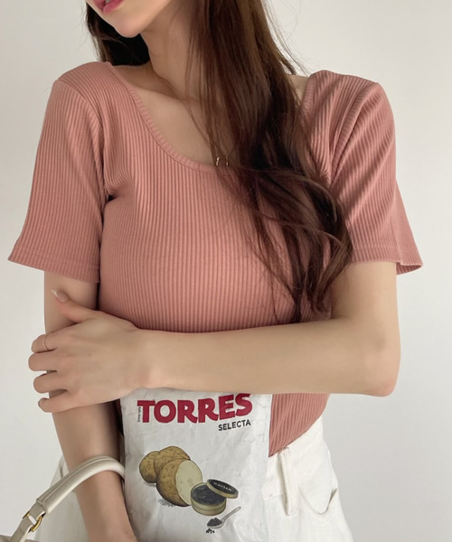 Ada.(エイダ)の「ディープUネック バックシャン リブ タイト トップス(Tシャツ/カットソー・レディース・ブルー/ベビーピンク/アイボリー/ブラック・FREE)」の10枚目の写真