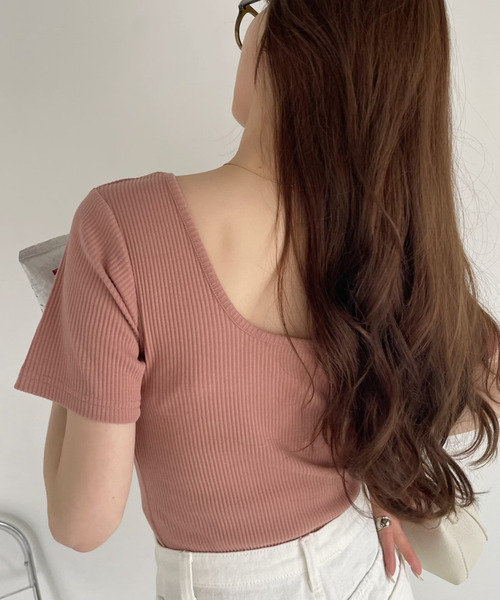 Ada.(エイダ)の「ディープUネック バックシャン リブ タイト トップス(Tシャツ/カットソー・レディース・ブルー/ベビーピンク/アイボリー/ブラック・FREE)」の7枚目の写真