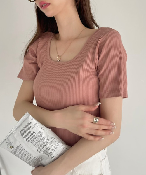 Ada.(エイダ)の「ディープUネック バックシャン リブ タイト トップス(Tシャツ/カットソー・レディース・ブルー/ベビーピンク/アイボリー/ブラック・FREE)」の11枚目の写真