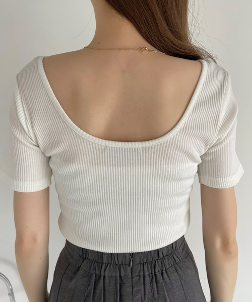 Ada.(エイダ)の「ディープUネック バックシャン リブ タイト トップス(Tシャツ/カットソー・レディース・ブルー/ベビーピンク/アイボリー/ブラック・FREE)」の5枚目の写真
