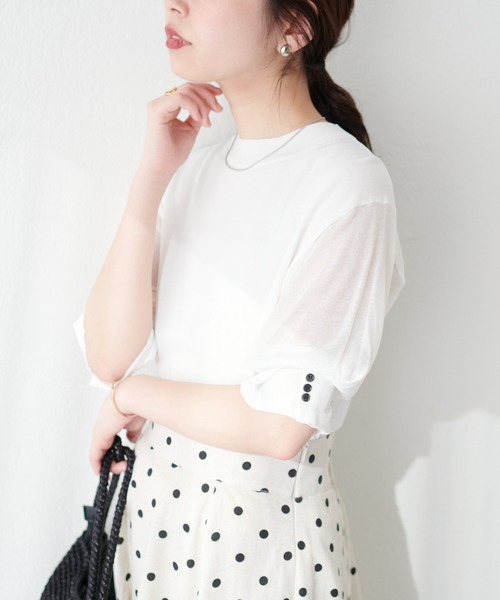 natural couture(ナチュラルクチュール)の「【WEB限定】袖シアー強撚ニット(ニット/セーター・レディース・ラベンダー/オフホワイト/グレイッシュベージュ/サックスブルー/ブラック/グリーン・FREE)」の1枚目の写真