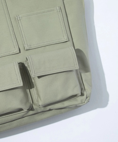 F/CE. （エフシーイー）の「F/CE./エフシーイー　W.R CANVAS POCKET TOTE 13L（トートバッグ・メンズ・アイボリー/セージグリーン・FREE）」の11枚目の写真