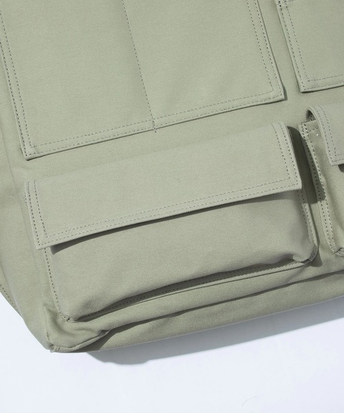 F/CE. （エフシーイー）の「F/CE./エフシーイー　W.R CANVAS POCKET TOTE 13L（トートバッグ・メンズ・アイボリー/セージグリーン・FREE）」の7枚目の写真