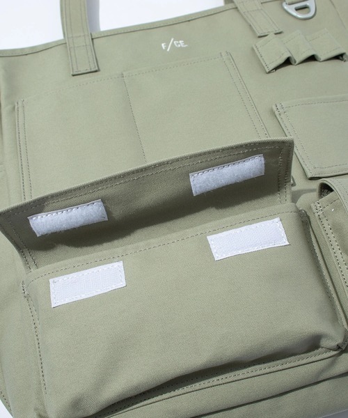 F/CE. （エフシーイー）の「F/CE./エフシーイー　W.R CANVAS POCKET TOTE 13L（トートバッグ・メンズ・アイボリー/セージグリーン・FREE）」の8枚目の写真