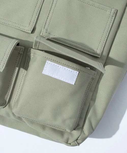 F/CE. （エフシーイー）の「F/CE./エフシーイー　W.R CANVAS POCKET TOTE 13L（トートバッグ・メンズ・アイボリー/セージグリーン・FREE）」の12枚目の写真