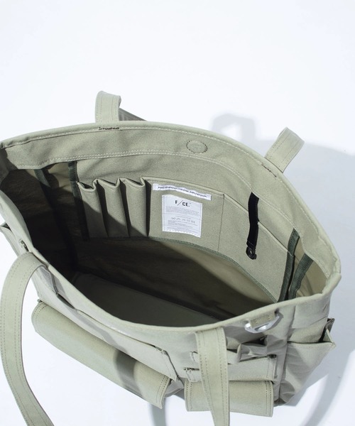 F/CE. （エフシーイー）の「F/CE./エフシーイー　W.R CANVAS POCKET TOTE 13L（トートバッグ・メンズ・アイボリー/セージグリーン・FREE）」の14枚目の写真