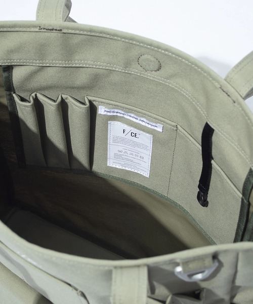 F/CE. （エフシーイー）の「F/CE./エフシーイー　W.R CANVAS POCKET TOTE 13L（トートバッグ・メンズ・アイボリー/セージグリーン・FREE）」の15枚目の写真