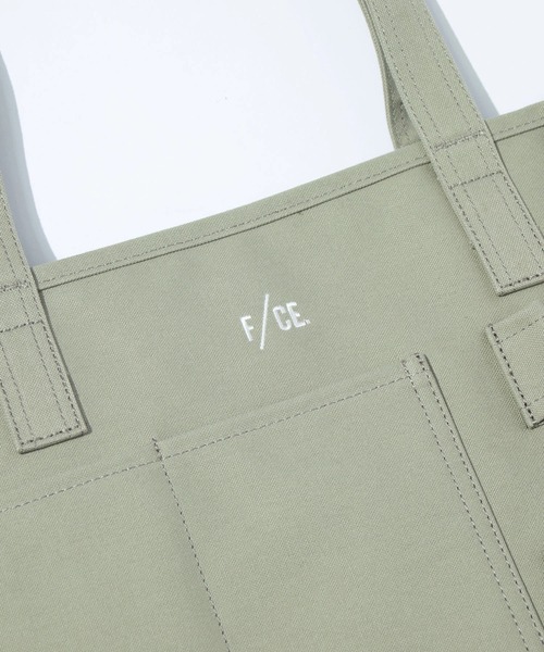 F/CE. （エフシーイー）の「F/CE./エフシーイー　W.R CANVAS POCKET TOTE 13L（トートバッグ・メンズ・アイボリー/セージグリーン・FREE）」の5枚目の写真
