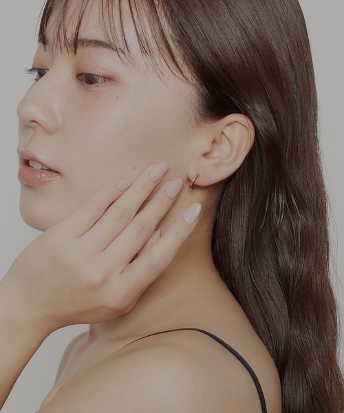 AKEL(アケル)の「【AKEL】アケル/ コンパクトフープピアス(両耳セット)/ 金属アレルギー対応(サージカルステンレス)(ピアス(両耳用)・メンズ・ゴールド/ブラック/シルバー/ピンクゴールド・8/10/12)」の5枚目の写真