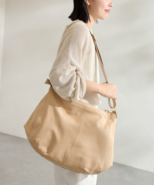 FRAMeWORK(フレームワーク)の「LA SCAIA/ラスカイア shoulder BAG(ショルダーバッグ・レディース・ブラック/ベージュ・FREE)」の2枚目の写真