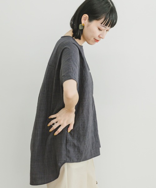ITEMS URBANRESEARCH(アイテムズ アーバンリサーチ)の「リネンライクハンソデプルオーバー(シャツ/ブラウス・レディース・チャコールグレー/ベージュ/カーキ・FREE)」の2枚目の写真