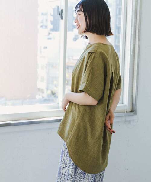 ITEMS URBANRESEARCH(アイテムズ アーバンリサーチ)の「リネンライクハンソデプルオーバー(シャツ/ブラウス・レディース・チャコールグレー/ベージュ/カーキ・FREE)」の4枚目の写真