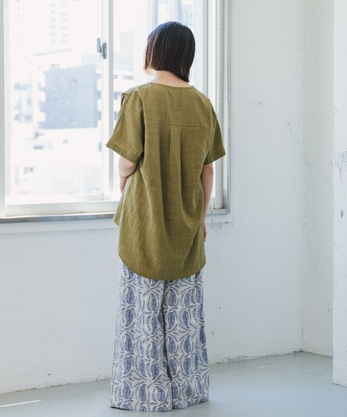 ITEMS URBANRESEARCH(アイテムズ アーバンリサーチ)の「リネンライクハンソデプルオーバー(シャツ/ブラウス・レディース・チャコールグレー/ベージュ/カーキ・FREE)」の8枚目の写真