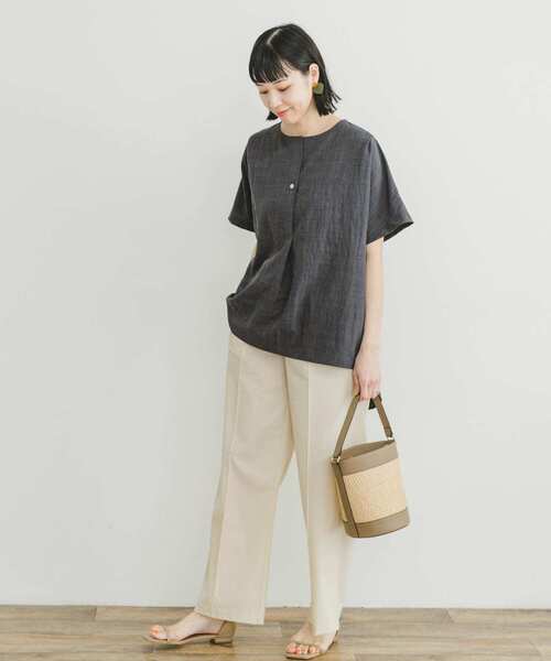 ITEMS URBANRESEARCH(アイテムズ アーバンリサーチ)の「リネンライクハンソデプルオーバー(シャツ/ブラウス・レディース・チャコールグレー/ベージュ/カーキ・FREE)」の13枚目の写真