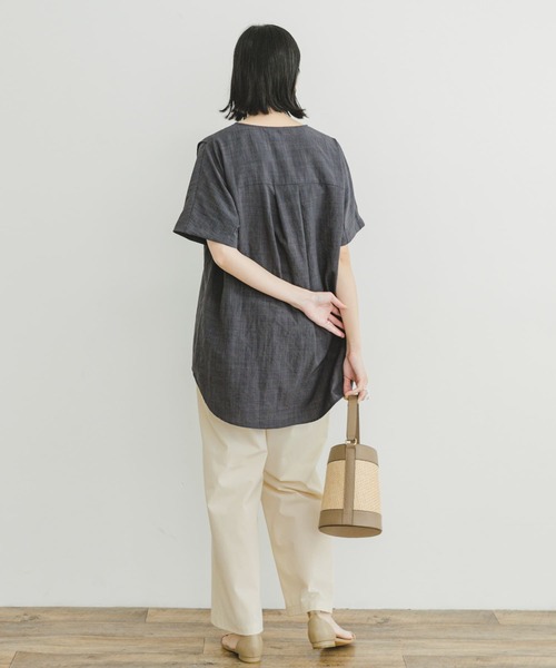 ITEMS URBANRESEARCH(アイテムズ アーバンリサーチ)の「リネンライクハンソデプルオーバー(シャツ/ブラウス・レディース・チャコールグレー/ベージュ/カーキ・FREE)」の14枚目の写真