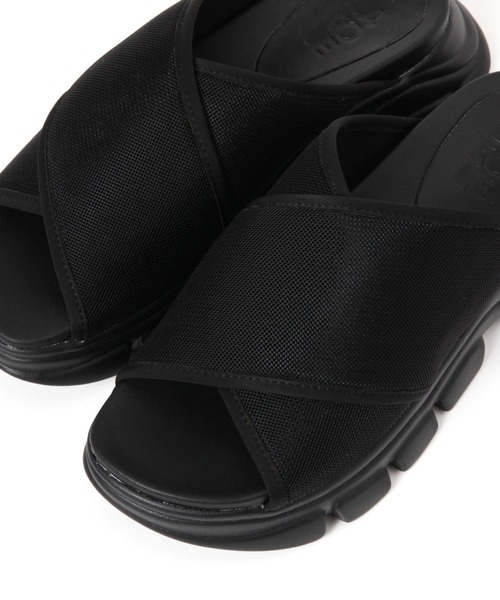 LAKOLE（ラコレ）の「クロススライドサンダル / 111852（サンダル・レディース・ベージュ/ブラック/オフホワイト・MEDIUM/LARGE）」の18枚目の写真