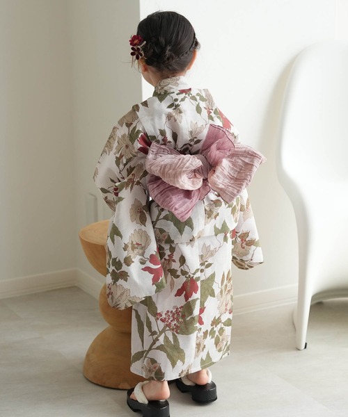 utatane(ウタタネ)の「キッズ浴衣3点セット ひよこ商店 クリームに揺れるえんじの花(浴衣・キッズ・ベージュ・100cm/110cm/120cm/130cm)」の6枚目の写真