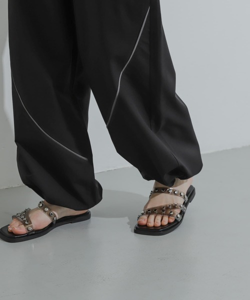 SENSE OF PLACE by URBAN RESEARCH（センスオブプレイスバイアーバンリサーチ）の「スタッズフラットサンダル（サンダル・レディース・ブラック/ベージュ/アイボリー・SMALL/MEDIUM/LARGE）」の9枚目の写真