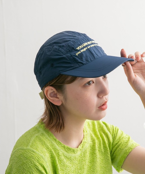 KBF(ケイビーエフ)の「エンブロイダリーナイロンCAP(キャップ・レディース・ボルドー/ネイビー・ONE)」の5枚目の写真