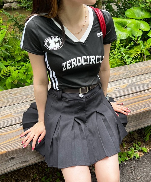 MEMECLE(メメクル)の「【 MEMECLE / メメクル 】半袖 レタリング ユニフォームシャツ ゲームシャツ(Tシャツ/カットソー・レディース・レッド/ブラック/ライトブルー・L/M/S)」の2枚目の写真