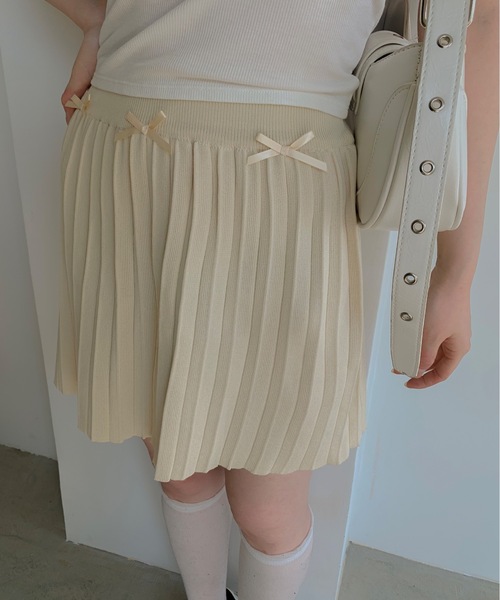 Teem Store(チームストア)の「リボン付き プリーツ ミニスカート(スカート・レディース・グレー/ベージュ/ブラック/アイボリー・F)」の2枚目の写真