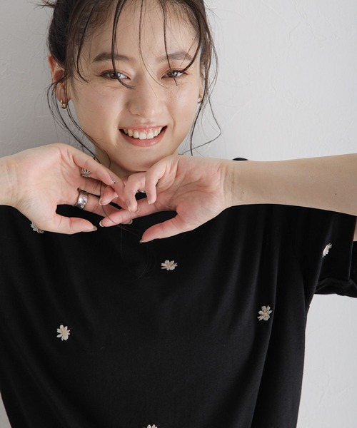 RAGEBLUE（レイジブルー）の「ミニフラワー刺繍Tシャツ（Tシャツ/カットソー・レディース・ホワイト/ブラック・FREE）」の18枚目の写真