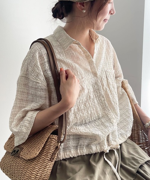 Samansa Mos2（サマンサ モスモス）の「シアーチェックドロストシャツ（シャツ/ブラウス・レディース・キナリ/ブラック/カーキ/イエロー・F）」の2枚目の写真