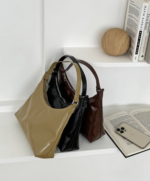 DISCOAT（ディスコート）の「パデッドホーボーバッグ（トートバッグ・レディース・ブラック/ブラウン/イエロー・FREE）」の12枚目の写真