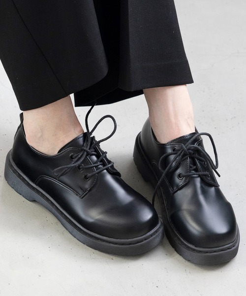 attagirl(アタガール)の「ブラックレースアップシューズ(ドレスシューズ・レディース・ブラック/ブラック系・M/S/LL/L/3L)」の1枚目の写真