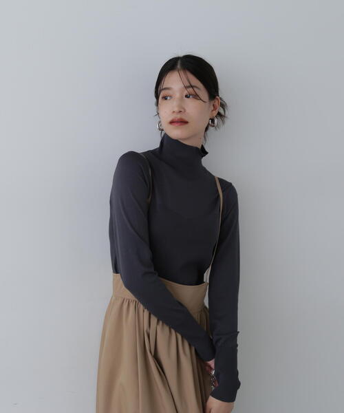 N.（N. Natural Beauty Basic）（エヌエヌナチュラルビューティーベーシック）の「◆ビスチェ切替タートルネックニット（ニット/セーター・レディース・ライトグリーン/オフホワイト/チャコールグレー/ブルー・MEDIUM）」の7枚目の写真