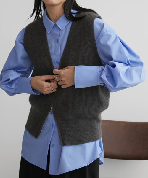 Aunt Marie's(アントマリーズ)の「ZIPニットベスト(ベスト・レディース・ベージュ/グレー・FREE)」の3枚目の写真