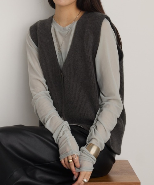 Aunt Marie's(アントマリーズ)の「ZIPニットベスト(ベスト・レディース・ベージュ/グレー・FREE)」の11枚目の写真