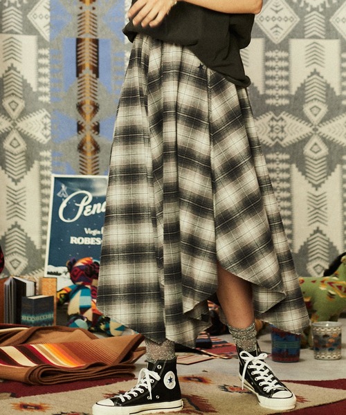 PENDLETON(ペンドルトン)の「【PENDLETON】STAR★ CUT FLANNEL CHECKED SKIRT(スカート・レディース・ネイビー/ベージュ/ピンク・FREE)」の2枚目の写真