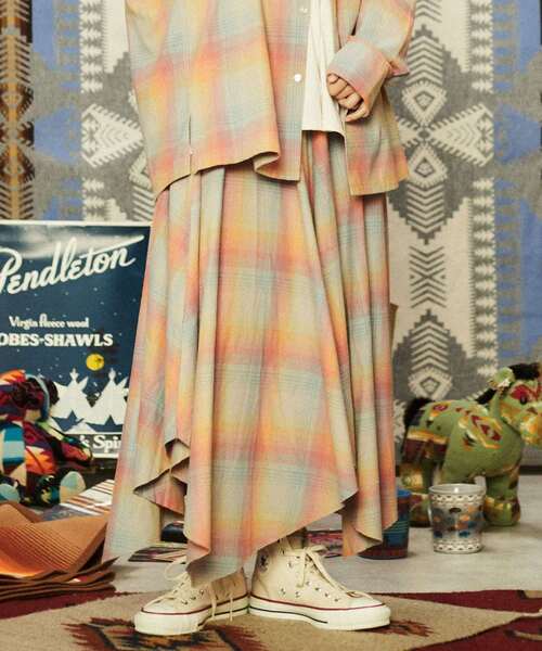 PENDLETON(ペンドルトン)の「【PENDLETON】STAR★ CUT FLANNEL CHECKED SKIRT(スカート・レディース・ネイビー/ベージュ/ピンク・FREE)」の3枚目の写真