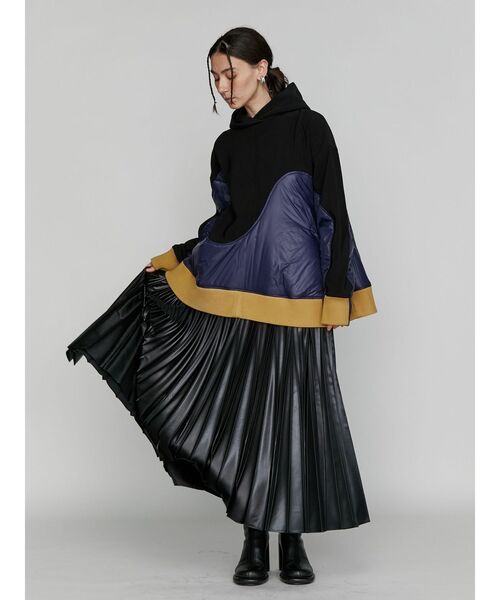 UN3D.（アンスリード）の「WAVE LINE PADDED HOODIE / ウェーブライン