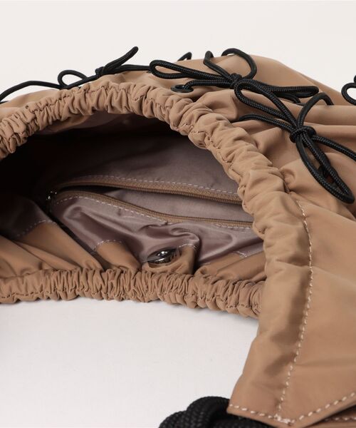 OUTDOOR PRODUCTS(アウトドアプロダクツ)の「【OUTDOOR PRODUCTS】リボンデザイン2WAYバッグ(ショルダーバッグ・メンズ・ベージュ/アイボリー/ブラック・FREE)」の7枚目の写真