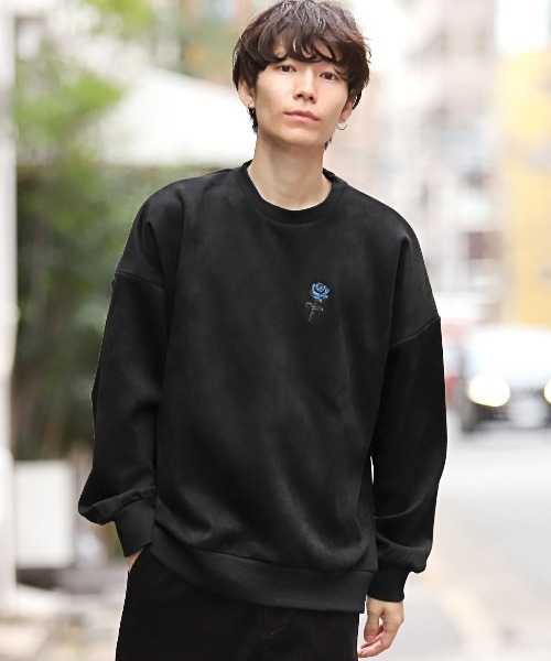 LUXSTYLE（ラグスタイル）の「薔薇刺繍ガールイラストバックプリントスエードトレーナー（スウェット・メンズ・ホワイト/ブラック・L/M）」の5枚目の写真