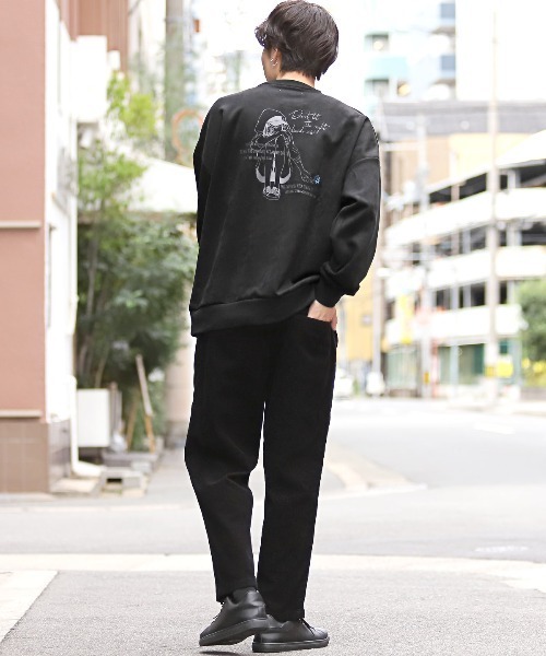 LUXSTYLE（ラグスタイル）の「薔薇刺繍ガールイラストバックプリントスエードトレーナー（スウェット・メンズ・ホワイト/ブラック・L/M）」の7枚目の写真