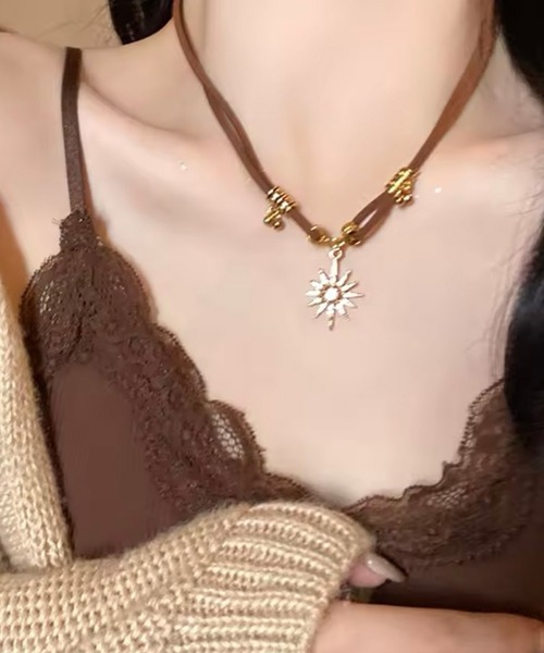 BARELY BLUE（ベアリーブルー）の「【 BARELY BLUE / ベアリーブルー 】 ヴィンテージライク 太陽 モチーフ ネックレス（ネックレス・レディース・シルバー/ゴールド・FREE）」の7枚目の写真