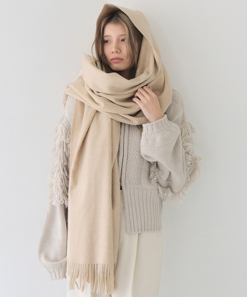 CLEIO（クレイオ）の「【CLEIO】ナチュラルフリンジマフラー（マフラー・レディース・オリーブ/ベージュ/グレー/モカ・FREE）」の2枚目の写真